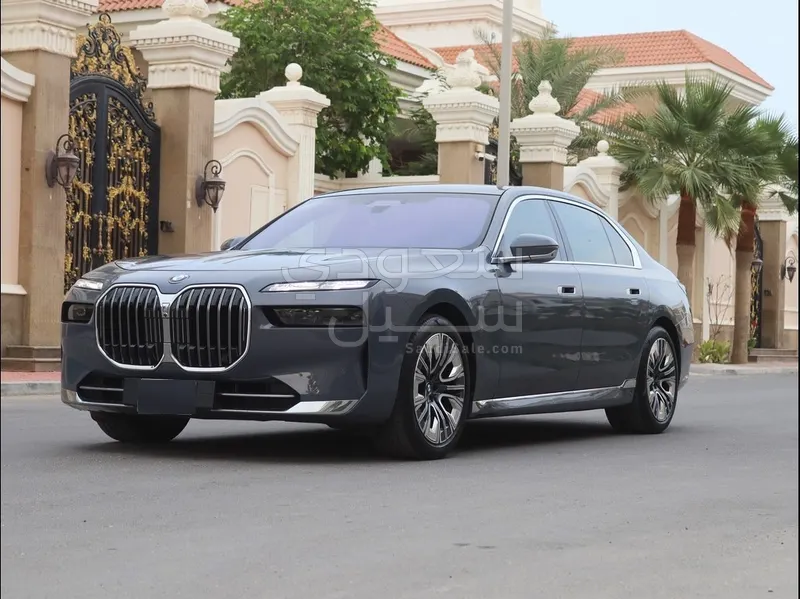 2023 BMW 7 Series 735Li