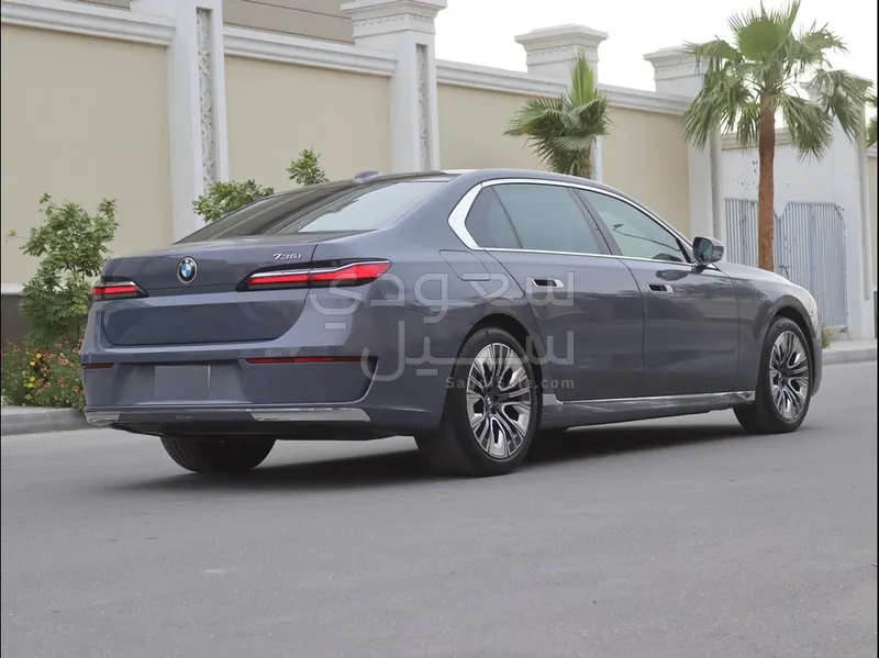2023 BMW 7 Series 735Li