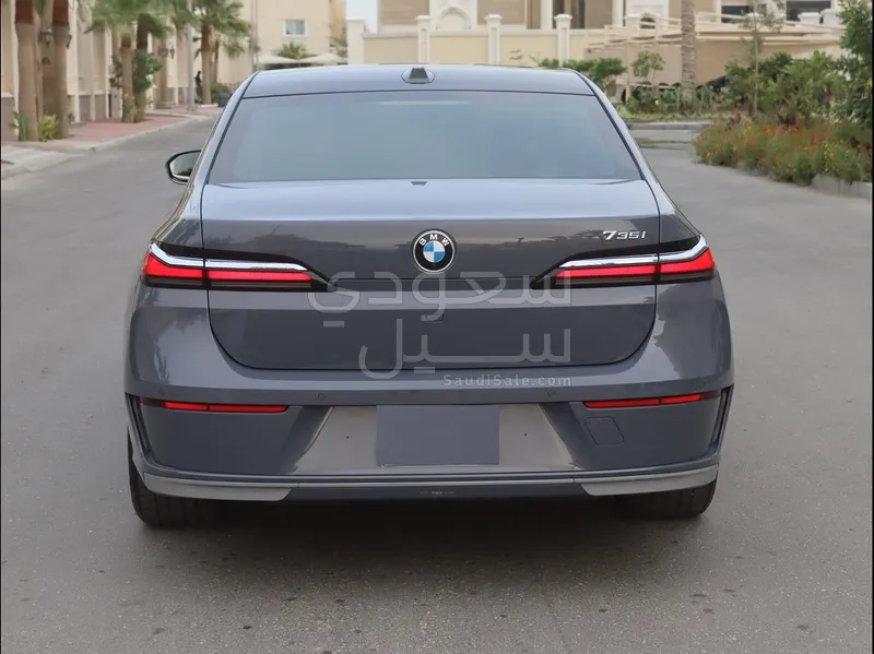 2023 BMW 7 Series 735Li