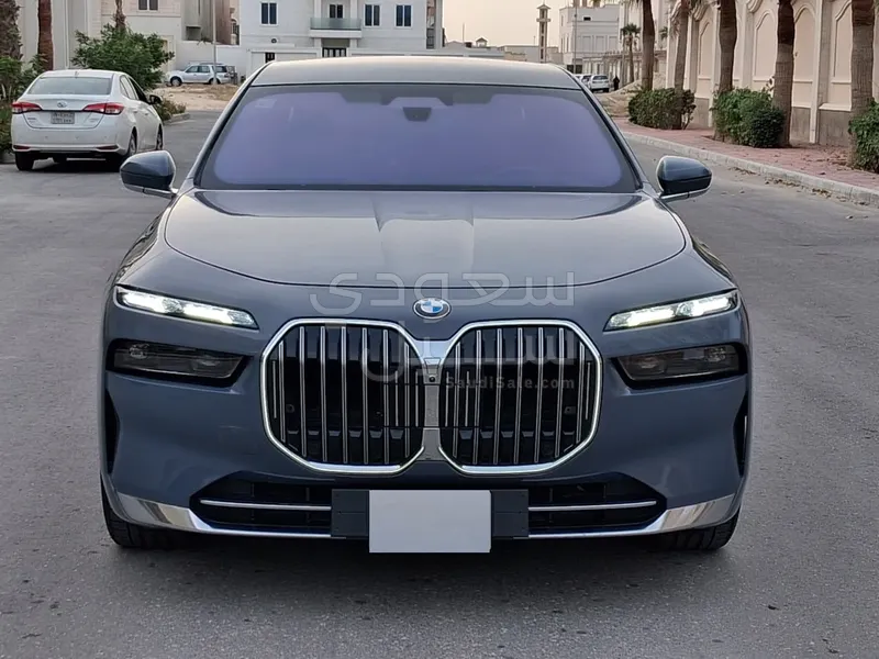 2023 BMW 7 Series 735Li