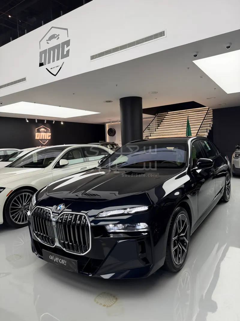 2025 بي ام دبليو الفئة السابعة 735أي
