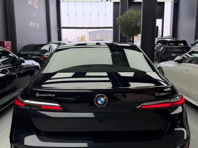 2025 بي ام دبليو الفئة السابعة 735أي