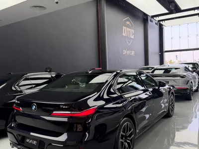 2025 بي ام دبليو الفئة السابعة 735أي