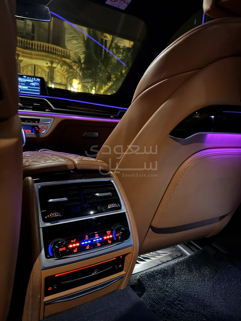 2020 بي ام دبليو الفئة السابعة 750 إل أي