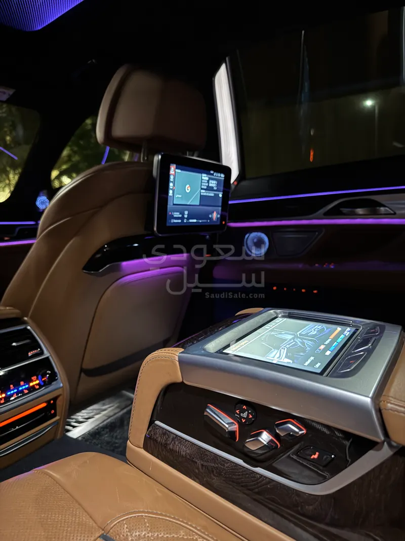2020 بي ام دبليو الفئة السابعة 750 إل أي