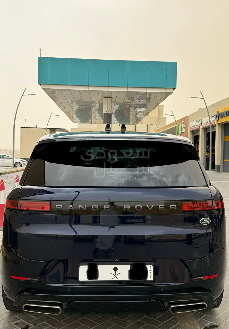 2023 لاند روفر رينج روفر سبورت اس اي دايناميك