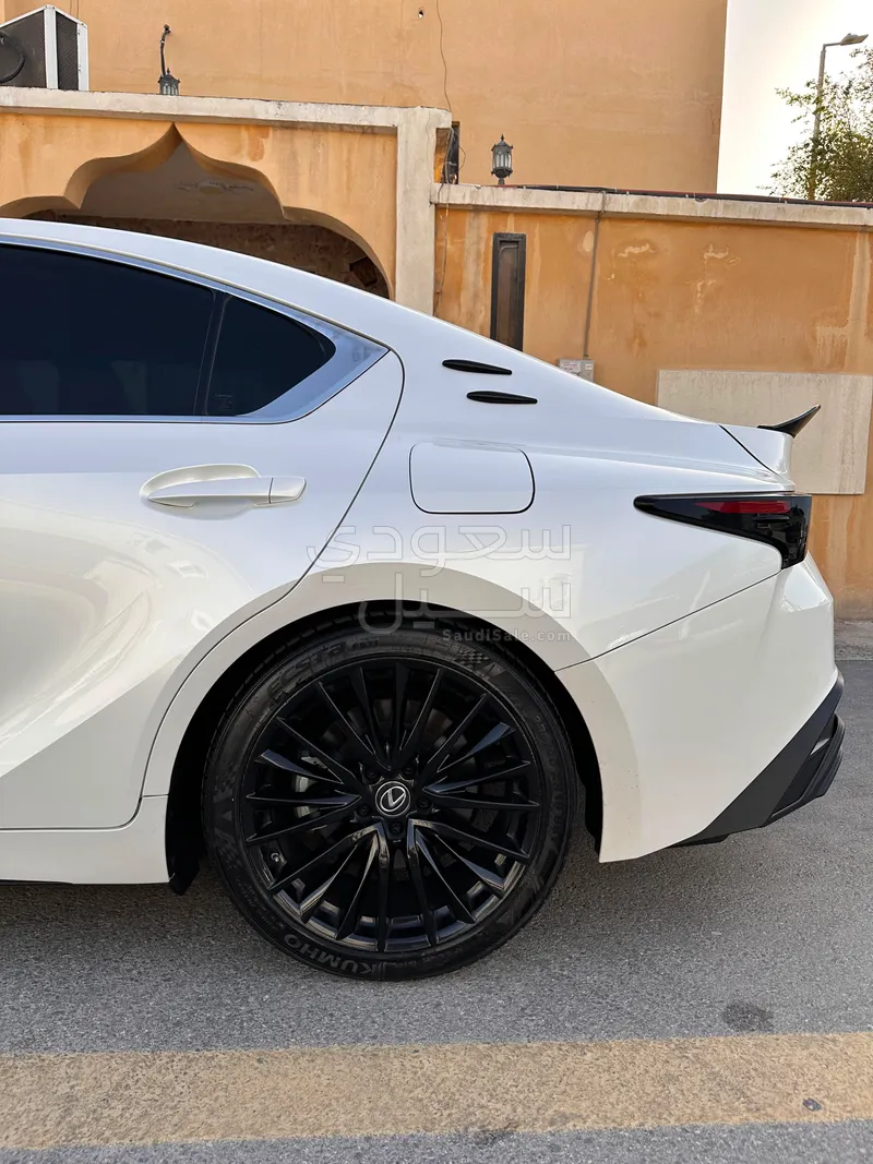 2021 Lexus IS 300