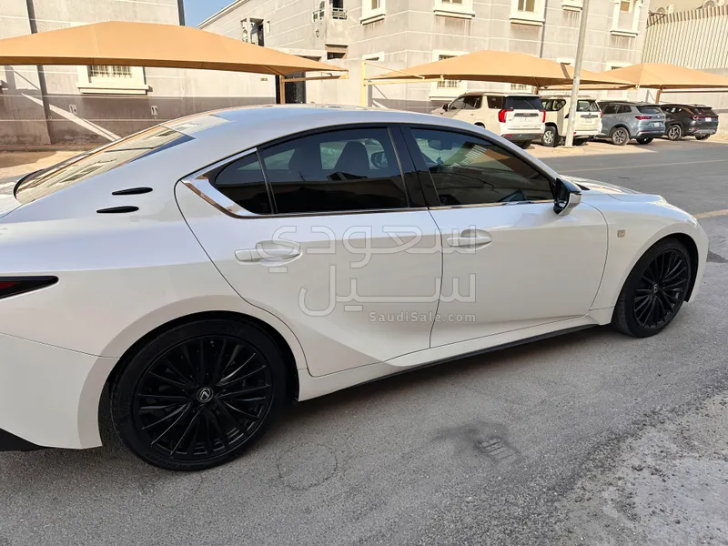 2021 Lexus IS 300