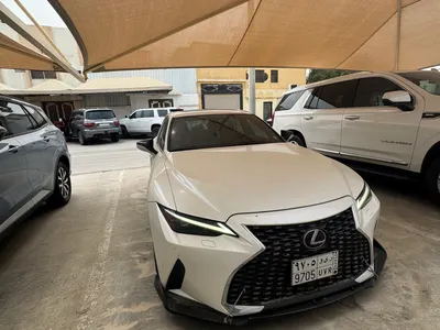 2021 لكزس آي إس 300