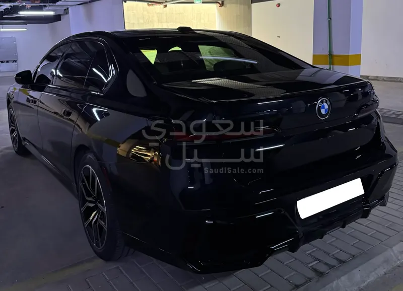 2023 بي ام دبليو الفئة السابعة 740أي