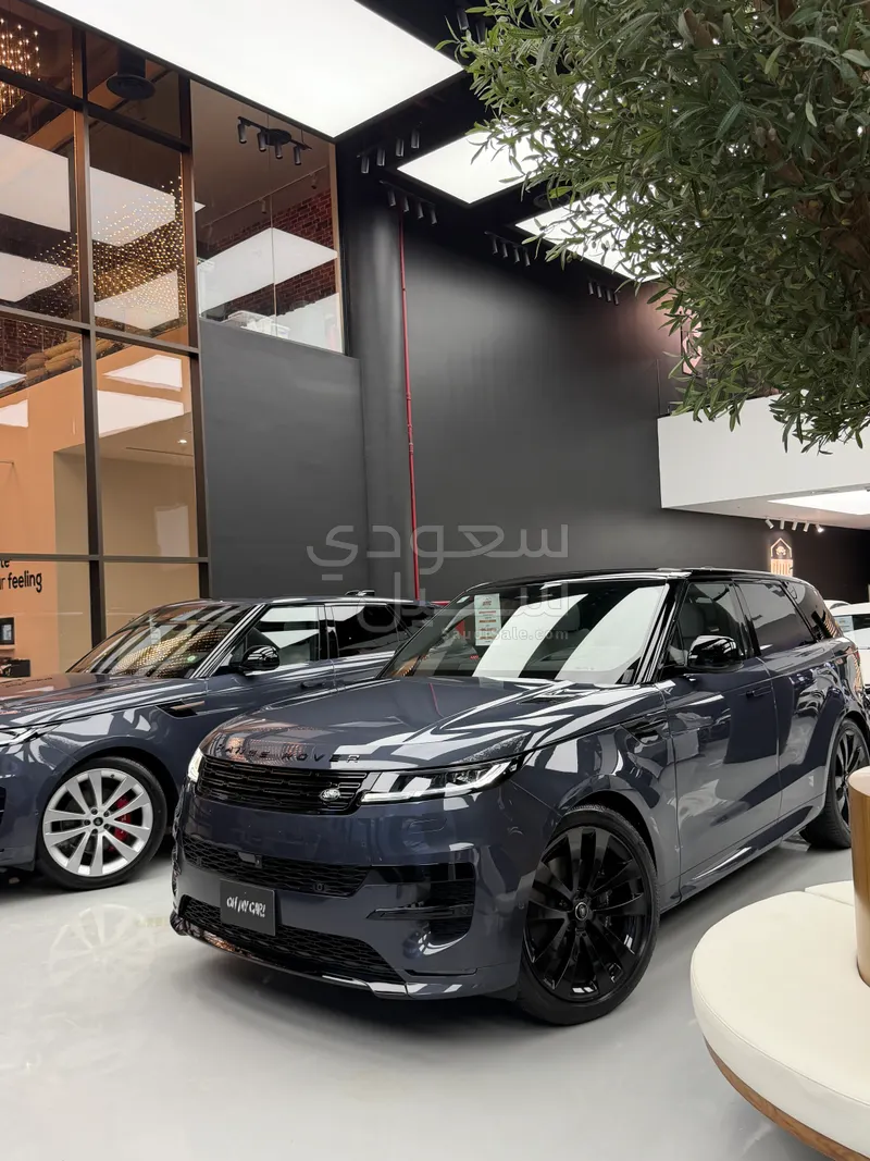2025 لاند روفر رينج روفر سبورت اتش اس اي