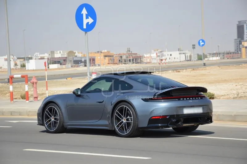 2025 Porsche 911 Carrera