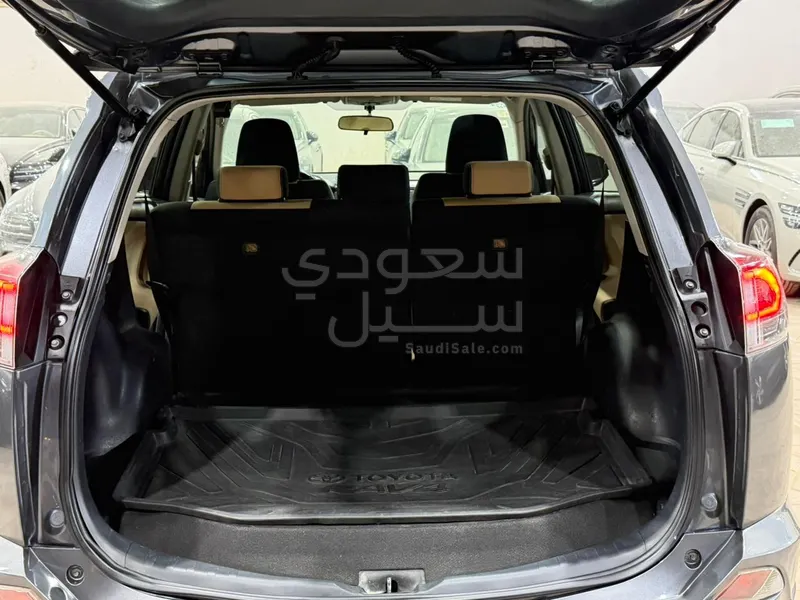 2017 تويوتا راف 4