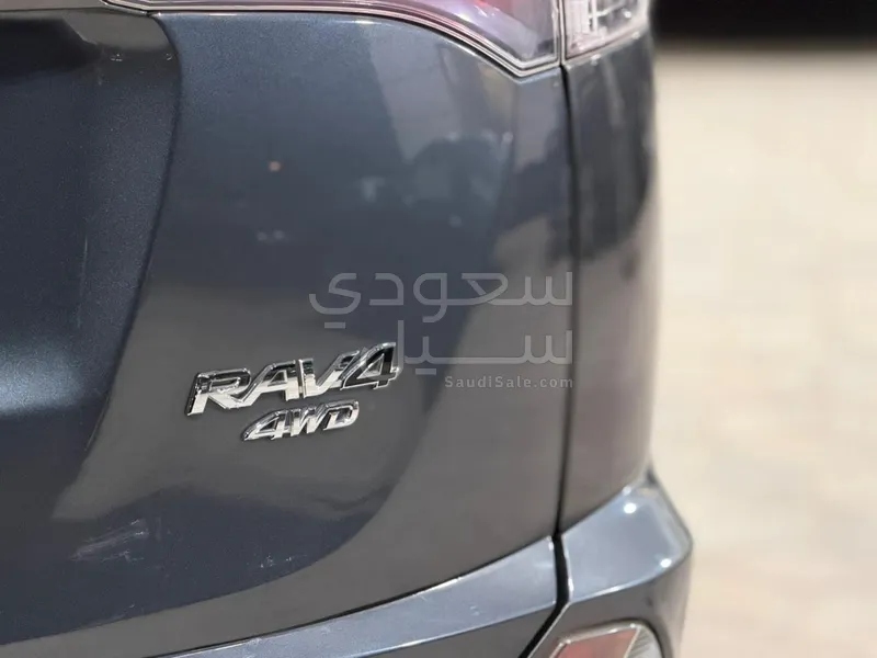2017 تويوتا راف 4