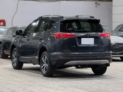 2017 تويوتا راف 4