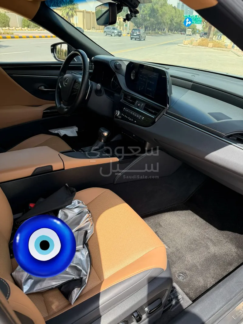 2022 Lexus ES 300H