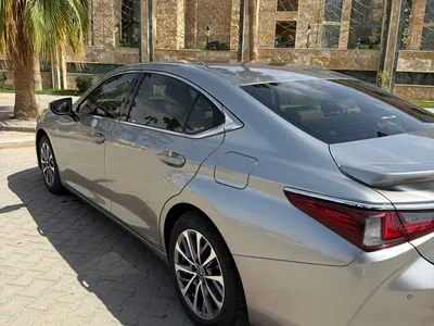 2022 Lexus ES 300H