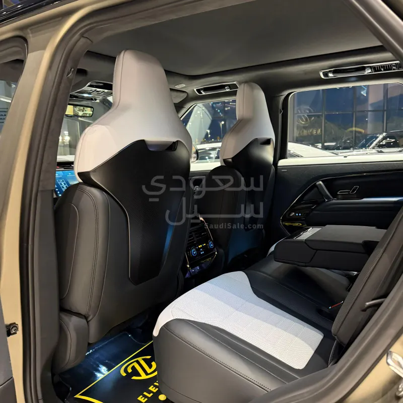 2024 لاند روفر رينج روفر سبورت اس في