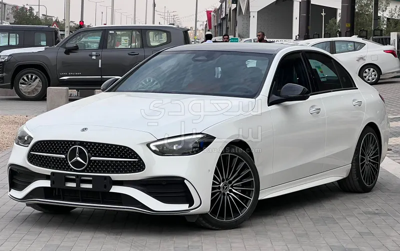 2022 مرسيدس - بنز سي 300