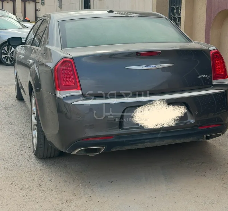 2019 كرايسلر 300 سي
