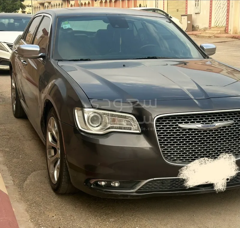 2019 كرايسلر 300 سي