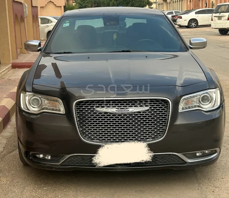 2019 كرايسلر 300 سي