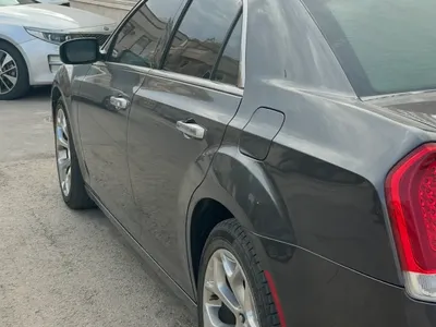 2019 كرايسلر 300 سي