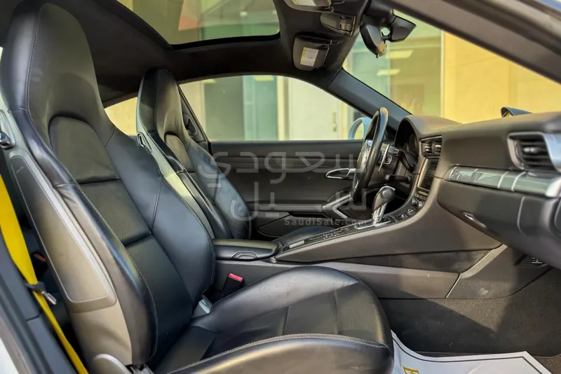 2013 Porsche 911 Carrera