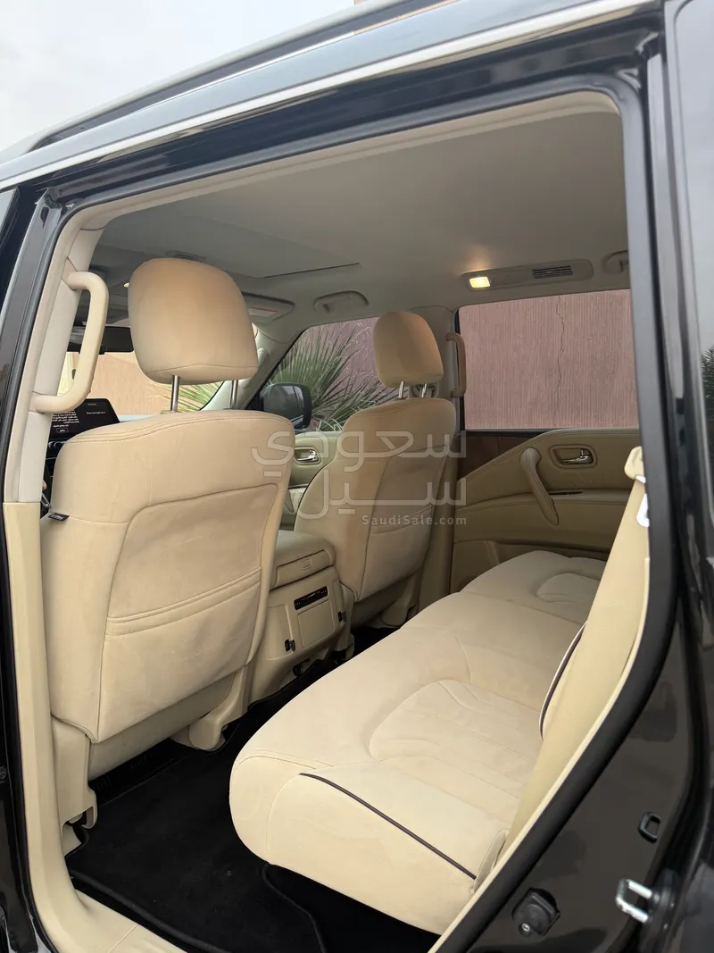 2023 Nissan Patrol SE2