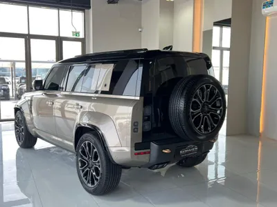 2026 Land Rover Defender Octa