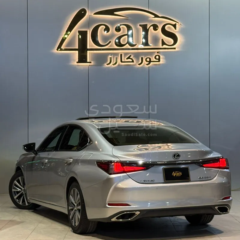 2019 لكزس إي إس 350