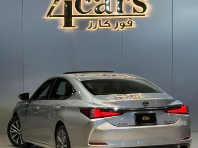 2019 لكزس إي إس 350