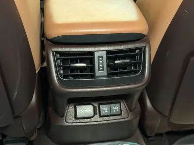 2019 لكزس إي إس 350