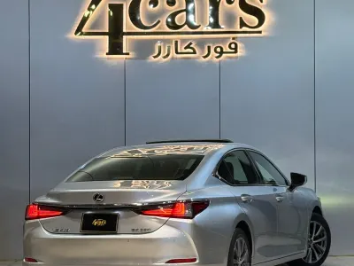 2019 لكزس إي إس 350