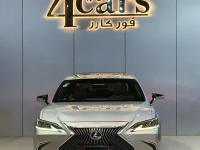 2019 لكزس إي إس 350