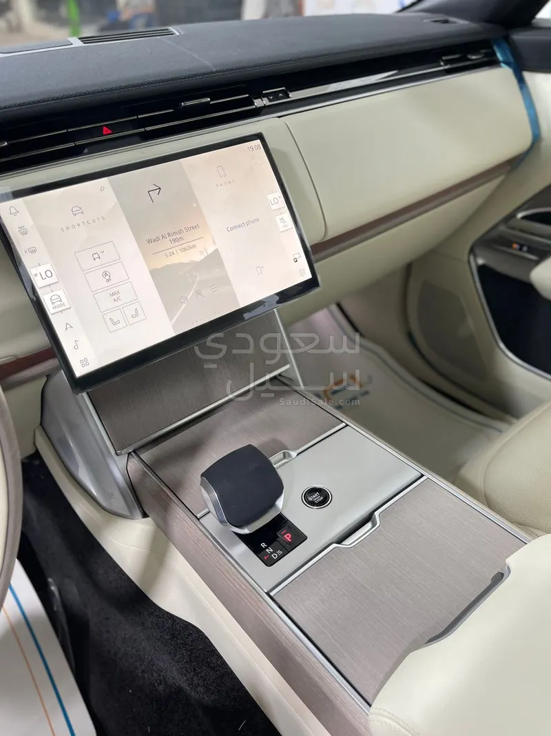 2026 لاند روفر رينج روفر اتش اس اي