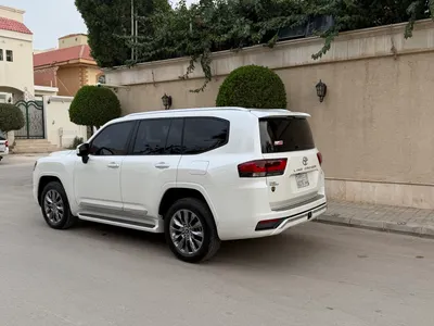 2023 Toyota Land Cruiser GXR 3