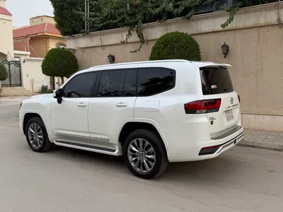 2023 Toyota Land Cruiser GXR 3