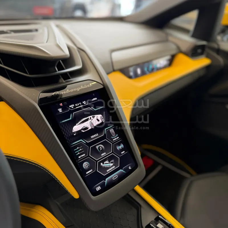 2024 لمبرجيني ريفويلتو