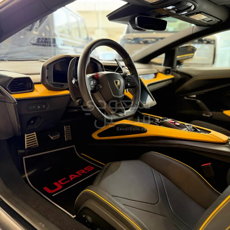 2024 لمبرجيني ريفويلتو