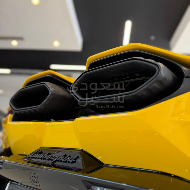 2024 لمبرجيني ريفويلتو