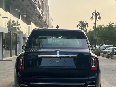 2023 رولز رويس كولينان سلفر بادج