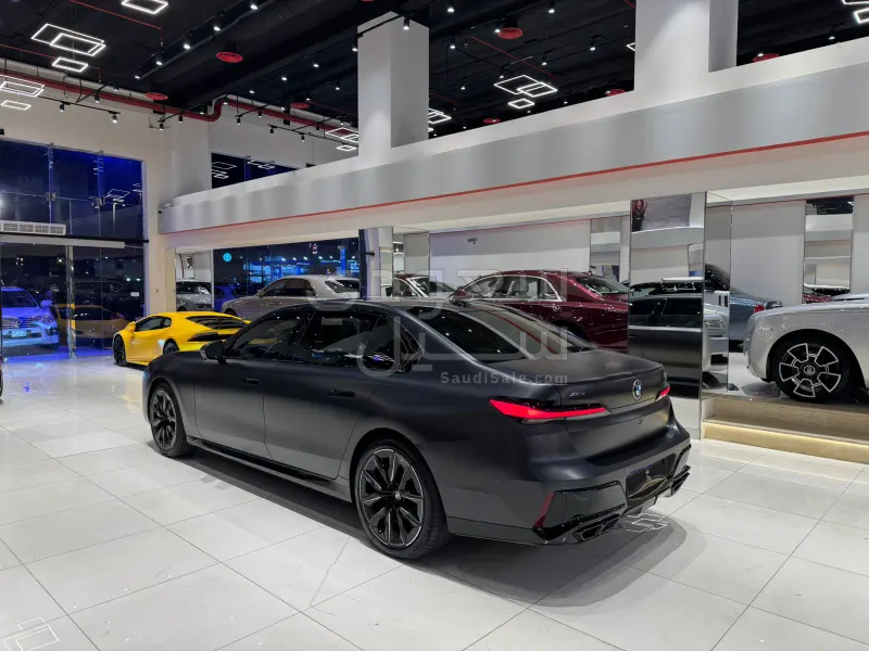 2023 BMW 7 Series 760i