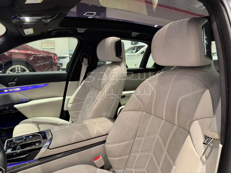2023 BMW 7 Series 760i