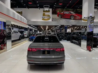 2025 Audi A8L