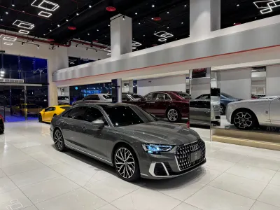 2025 Audi A8L