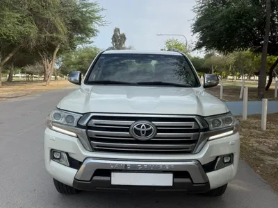 2019 تويوتا لاند كروزر جي اكس ار