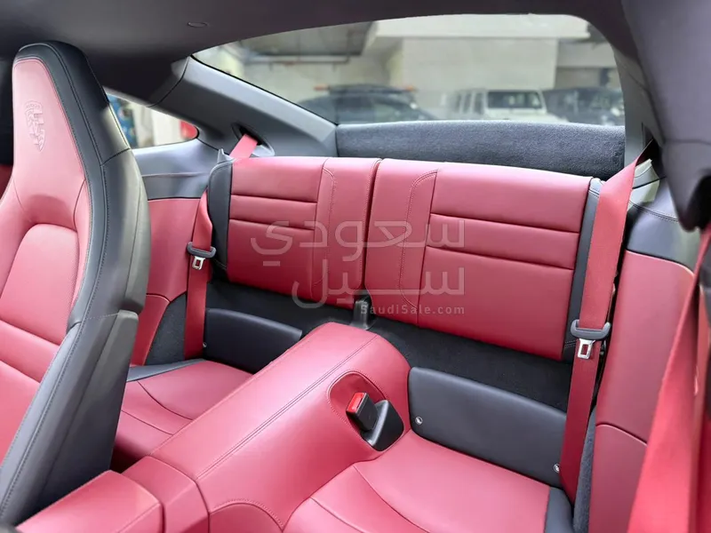 2025 بورش 911 كاريرا