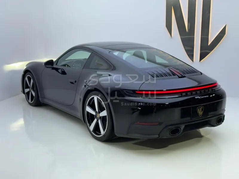 2025 بورش 911 كاريرا