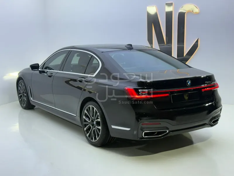 2020 بي ام دبليو الفئة السابعة 730 إل أي